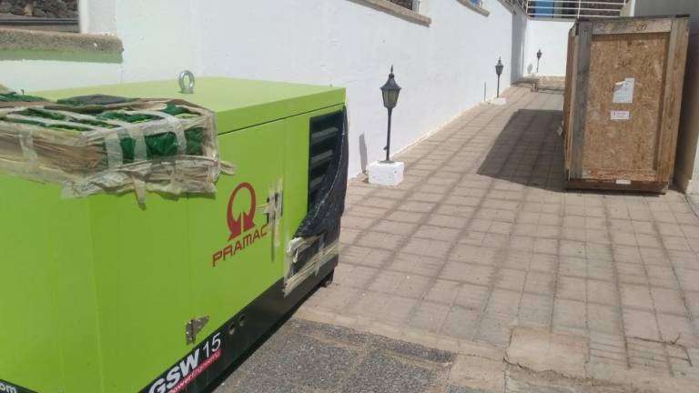 Radar del SIVE comprado en 2015 por el Ministerio del Interior que sigue sin desempaquetarse en el cuartelillo de la Guardia Civil de Costa Teguise (Foto Canarias7)